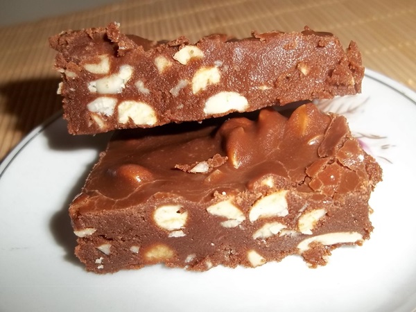 Receita de Pé de Moleque de Amendoim com Chocolate