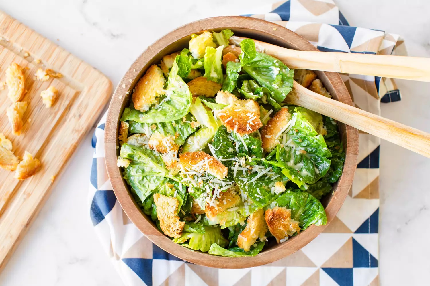 Salada Caesar rápida e facil. Confira a receita completa e faça em 30 minutos.